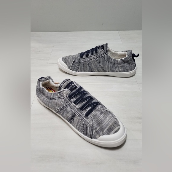 Blowfish Malibu Womens Vex Sneaker - Picture 13 of 13